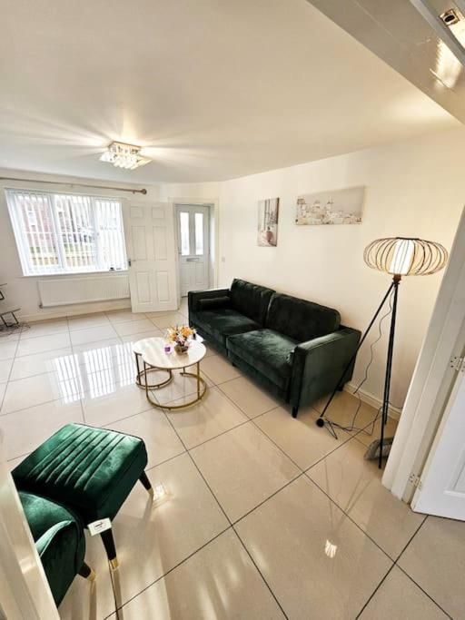 Spacious Modern 4bd House Apartment Kingston upon Hull