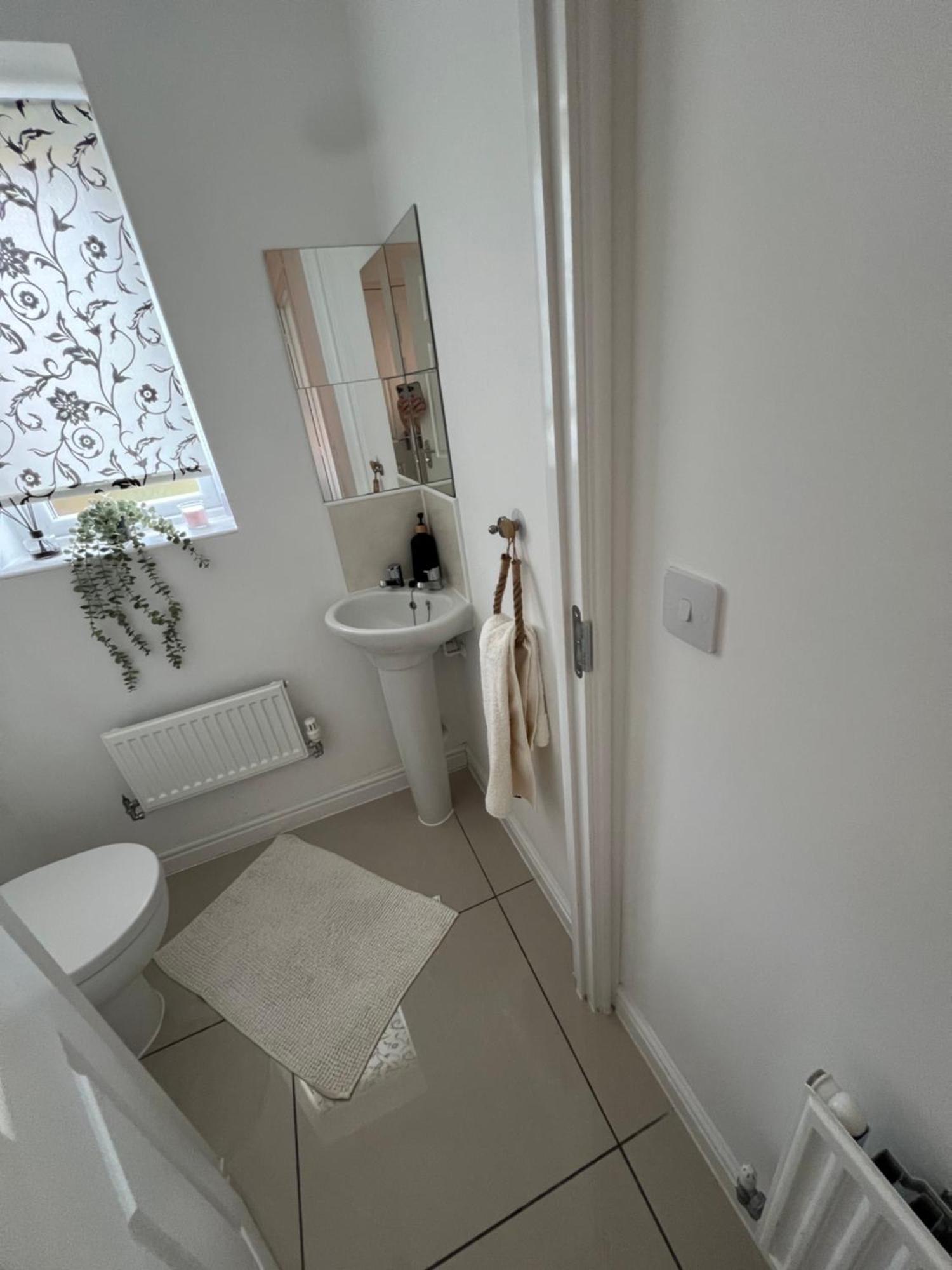 Spacious Modern 4bd House * Kingston upon Hull