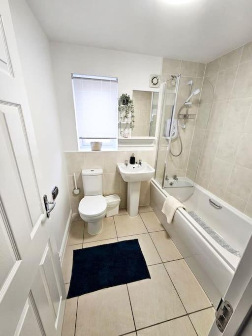 Spacious Modern 4bd House Apartamento