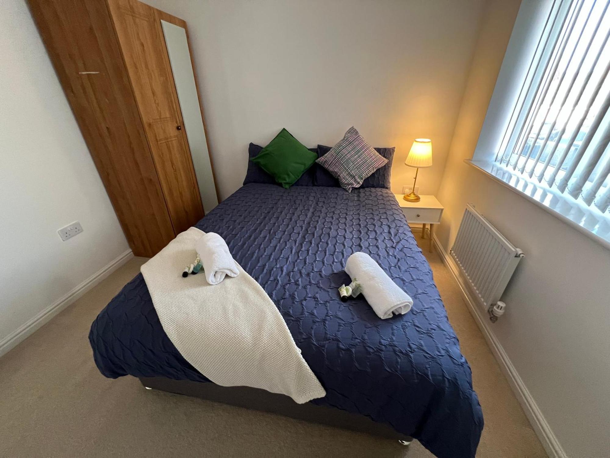 Spacious Modern 4bd House Apartamento Kingston upon Hull